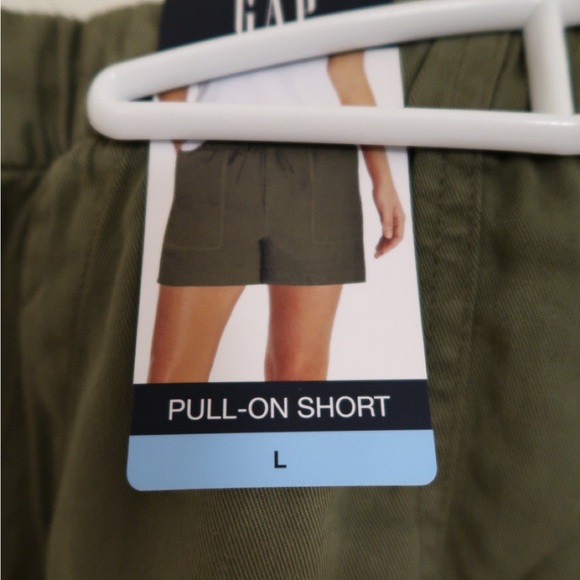 GAP: Green Womens Pull On Shorts, Elastic Waist and Pockets - Size Large (NWT) - Picture 3 of 3